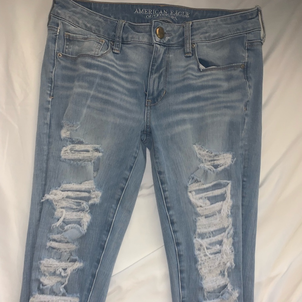 Ripped American Eagle light wash jeans